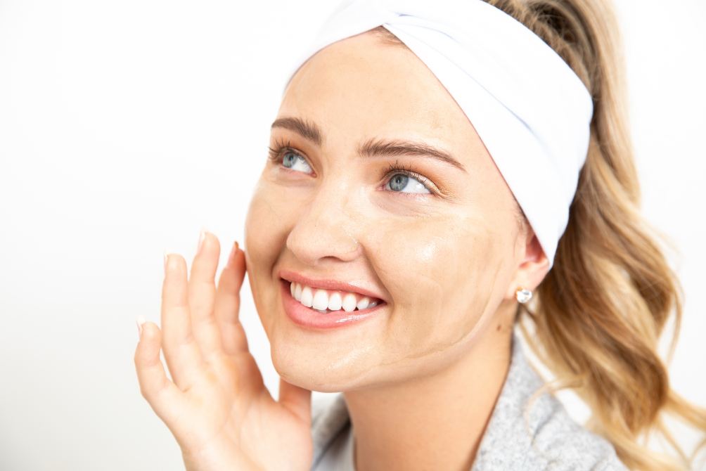 The quest for younger-looking skin has existed for centuries and continues today. With more people looking for clean, affordable, and effective alternatives to chemical-heavy products, more people are reaching for a bentonite clay face mask.