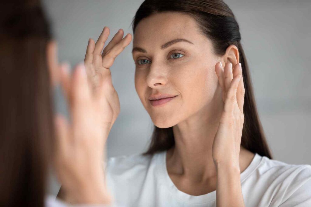 If you’re worried about wrinkles and sagging skin, maybe it’s time to consider taking a product that helps support your body’s ability to produce its own collagen to help improve skin elasticity and bring back some of your youthful glow. Figuring out how to support your own collagen production for sagging skin can feel overwhelming.
